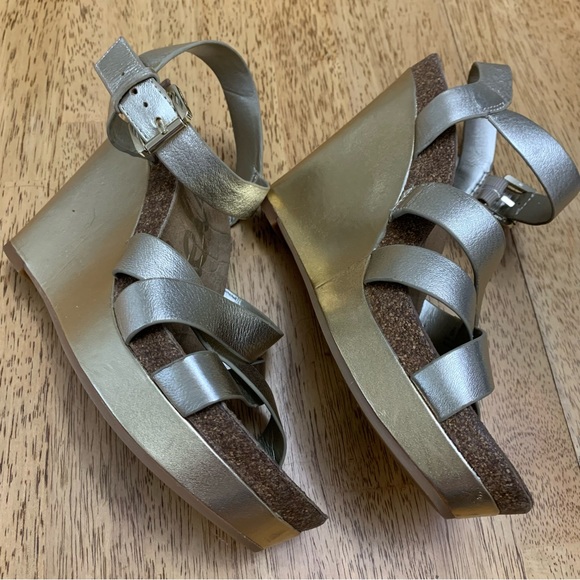 Sam Edelman Gold Strappy Wedge Sandals size 8.5 - Picture 6 of 10